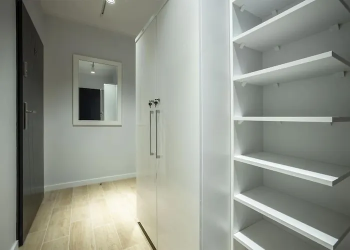 Wigurytower 64' Лодзь